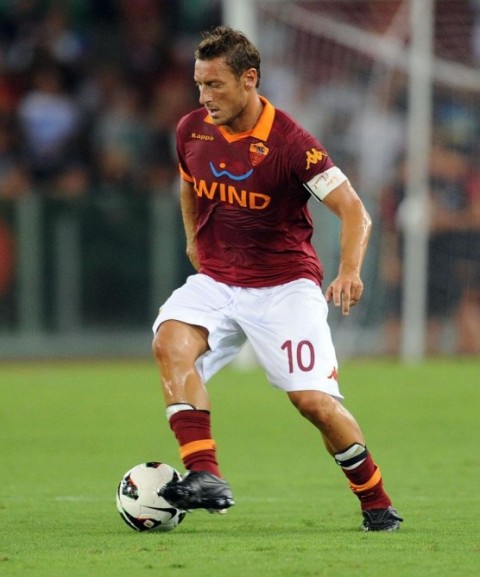 francesco-totti-roma-aris-thessaloniki-fc-lxpvbjog-iax-1261254238